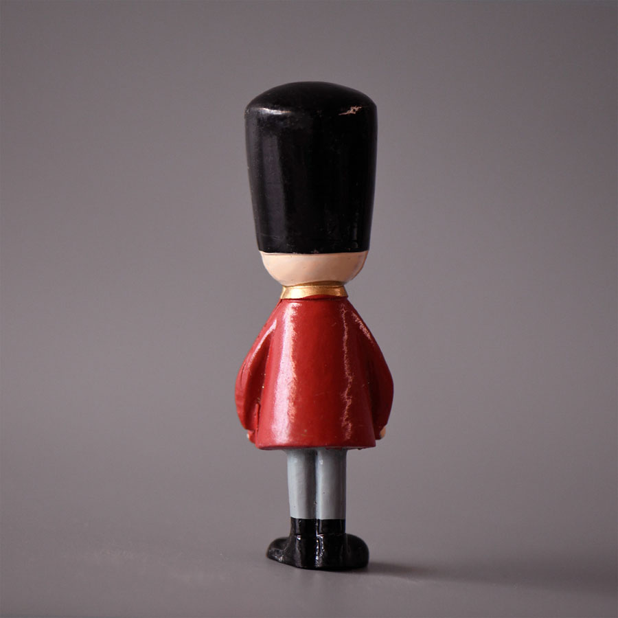 دمية جندي كسارة البندق، زينة م - مراجعة Nutcracker Figurine وسعره