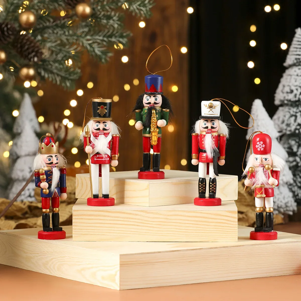 مجسمة محمولة لعيد الميلاد على  - مراجعة Nutcracker Figurine وسعره